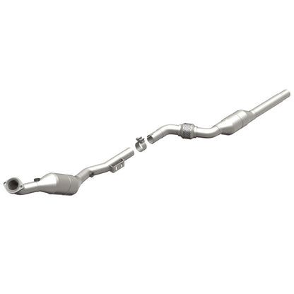 MagnaFlow Mercedes-Benz E320 OEM Grade Federal / EPA Compliant Direct-Fit Catalytic Converter 51823 Photo - Primary