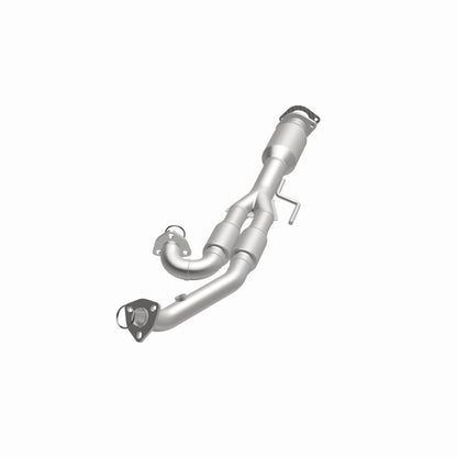 MagnaFlow Nissan HM Grade Federal / EPA Compliant Direct-Fit Catalytic Converter 93669 360 Degree Image Set