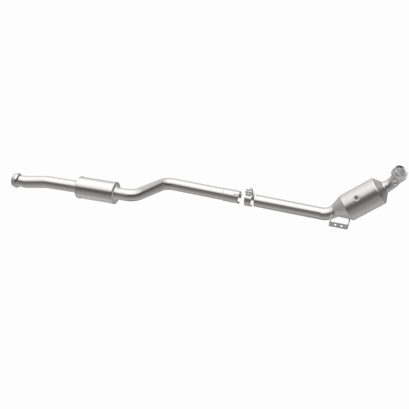 MagnaFlow Mercedes-Benz C300 OEM Grade Federal / EPA Compliant Direct-Fit Catalytic Converter 21-497 360 Degree Image Set