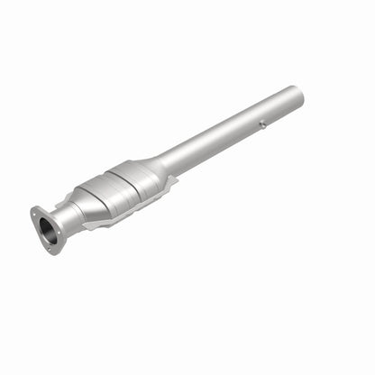 MagnaFlow Ford E-250 Econoline HM Grade Federal / EPA Compliant Direct-Fit Catalytic Converter 23204 360 Degree Image Set