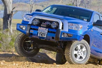 ARB Sahara Deluxe Bar Tundra 07-12 W/Srs 3915030 3915030 Photo - lifestyle view