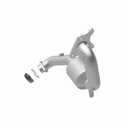 MagnaFlow Nissan Juke OEM Grade Federal / EPA Compliant Direct-Fit Catalytic Converter 52439 360 Degree Image Set