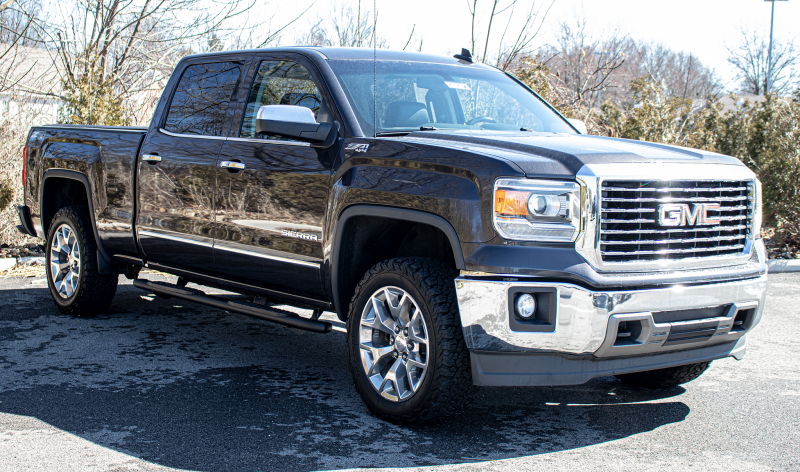 Fishbone Offroad 07-18 Chevrolet Silverado 1500/2500/3500 Crew Cab Oval Side Steps - Black Textured FB21381 FB21381 Photo - lifestyle view