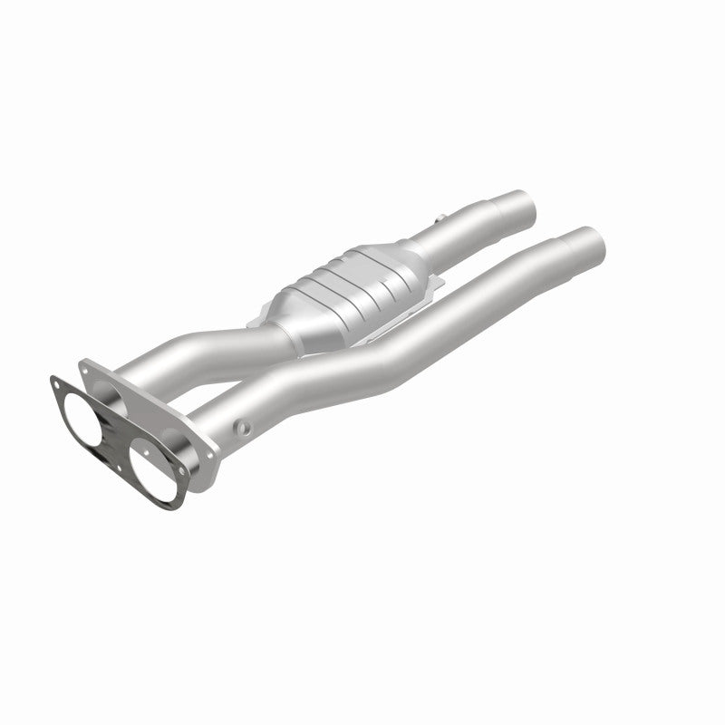 MagnaFlow HM Grade Federal / EPA Compliant Direct-Fit Catalytic Converter 95471 360 Degree Image Set