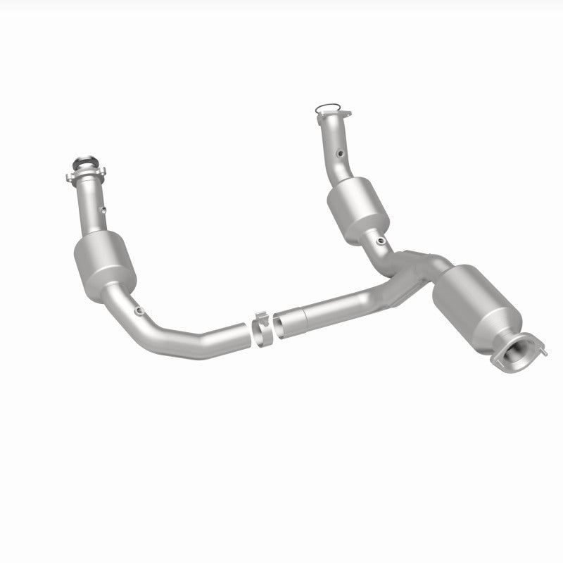 Magnaflow 2021 Chevrolet Express 2500 4.3L Underbody Direct-Fit Catalytic Converter 280429 280429 360 Degree Image Set