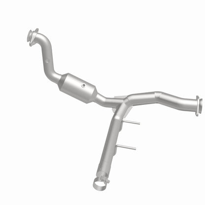 MagnaFlow Ford F-150 OEM Grade Federal / EPA Compliant Direct-Fit Catalytic Converter 21-471 360 Degree Image Set