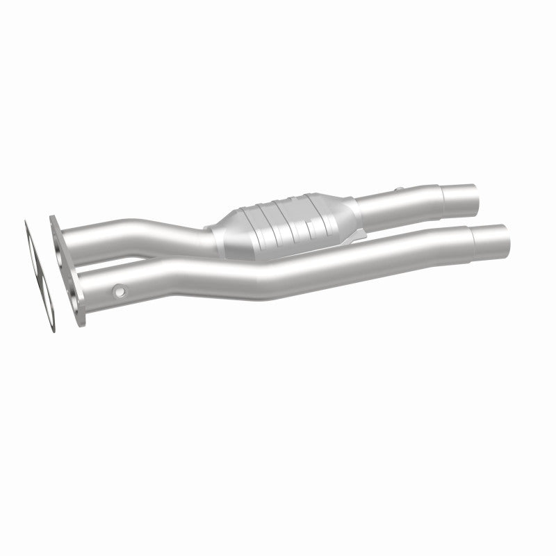 MagnaFlow HM Grade Federal / EPA Compliant Direct-Fit Catalytic Converter 95471 360 Degree Image Set