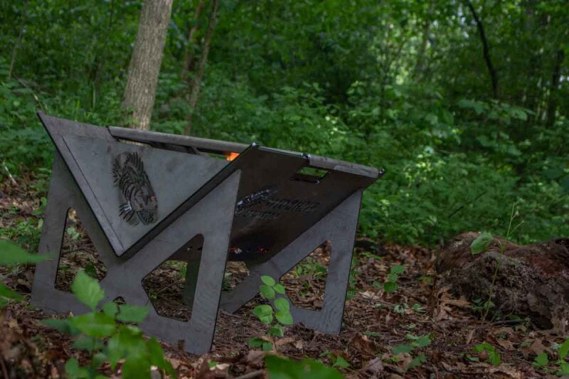 Fishbone Offroad Portable Fire Pit FB21299 FB21299 Photo - lifestyle view