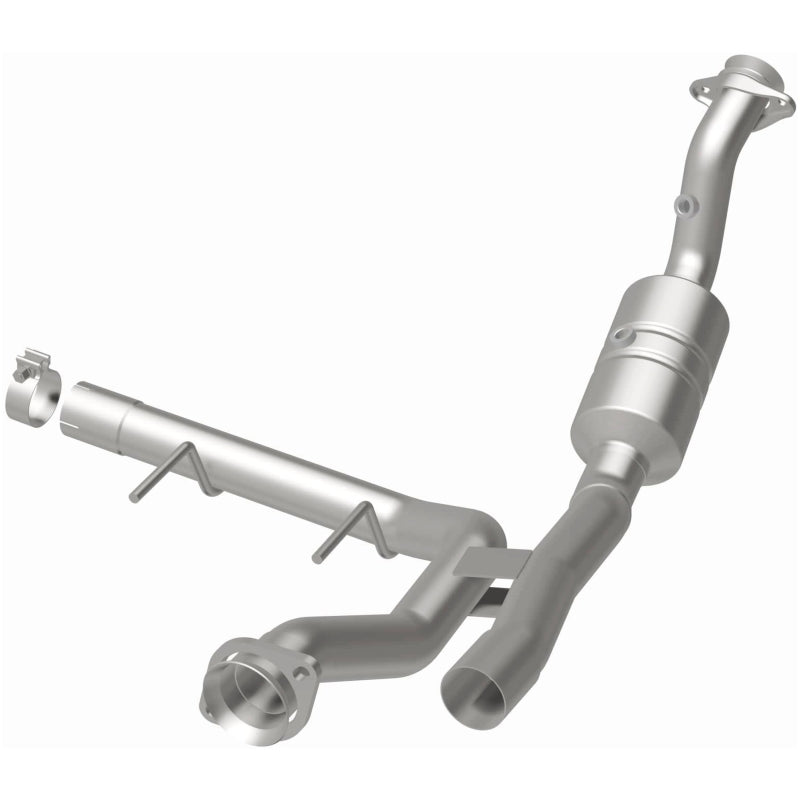 MagnaFlow Ford F-150 OEM Grade Federal / EPA Compliant Direct-Fit Catalytic Converter 52592 Photo - out of package