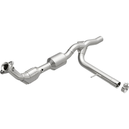 MagnaFlow Ford F-150 OEM Grade Federal / EPA Compliant Direct-Fit Catalytic Converter 52450 Photo - Primary