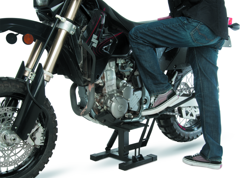 BikeMaster Stand - Easy Lift & Lower 152400 152400 User 1