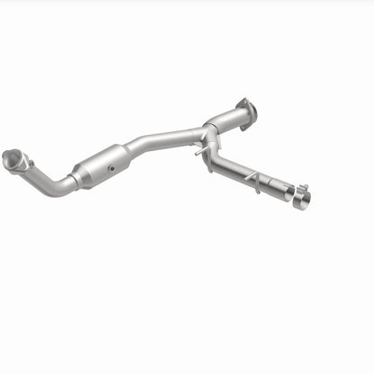 Magnaflow 05-06 Ford Expedition 5.4L Direct Fit Converter 4651411 4651411 360 Degree Image Set