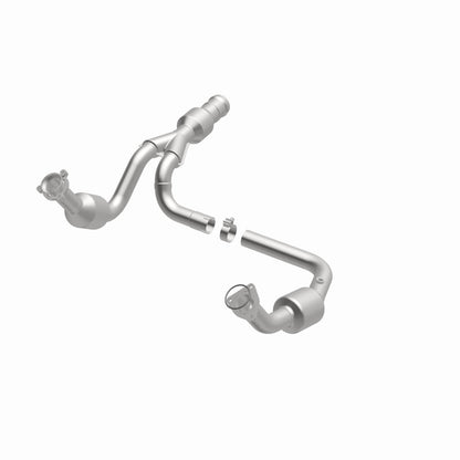 MagnaFlow California Grade CARB Compliant Direct-Fit Catalytic Converter 5582616 360 Degree Image Set