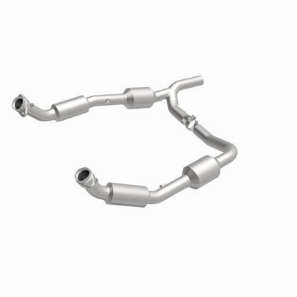 MagnaFlow Ford California Grade CARB Compliant Direct-Fit Catalytic Converter 5582640 360 Degree Image Set