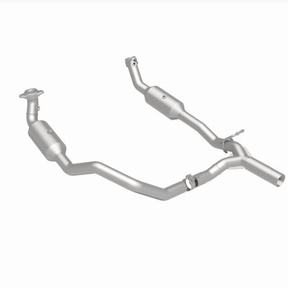 Magnaflow 17-18 Ford E-350 6.8L Direct Fit Converter 280014 280014 360 Degree Image Set