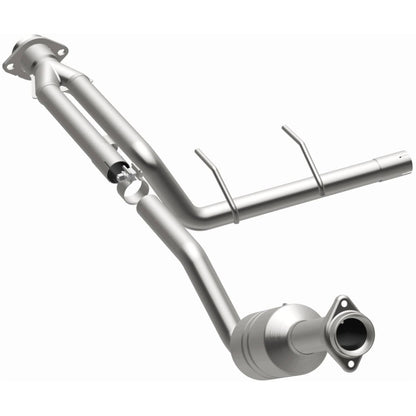 MagnaFlow Ford F-150 OEM Grade Federal / EPA Compliant Direct-Fit Catalytic Converter 52156 Photo - out of package