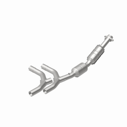 MagnaFlow Ford OEM Grade Federal / EPA Compliant Direct-Fit Catalytic Converter 51310 360 Degree Image Set