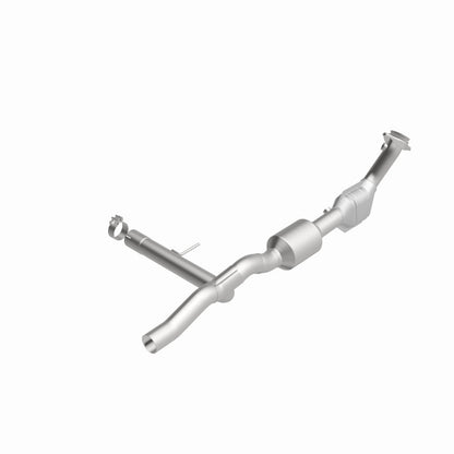 MagnaFlow Ford F-150 OEM Grade Federal / EPA Compliant Direct-Fit Catalytic Converter 52450 360 Degree Image Set