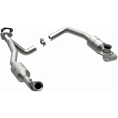 MagnaFlow Ford OEM Grade Federal / EPA Compliant Direct-Fit Catalytic Converter 51378 Photo - out of package