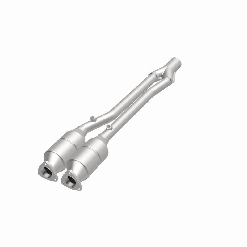 MagnaFlow HM Grade Federal / EPA Compliant Direct-Fit Catalytic Converter 24157 360 Degree Image Set