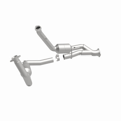 MagnaFlow Jeep OEM Grade Federal / EPA Compliant Direct-Fit Catalytic Converter 49709 360 Degree Image Set