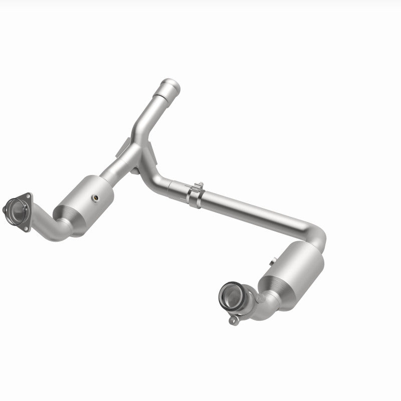 Magnaflow 19-20 GMC Sierra 1500 Single Underbody 4.3L/5.3L Direct Fit Catalytic Converter 280656 280656 360 Degree Image Set