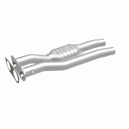 MagnaFlow HM Grade Federal / EPA Compliant Direct-Fit Catalytic Converter 95471 360 Degree Image Set