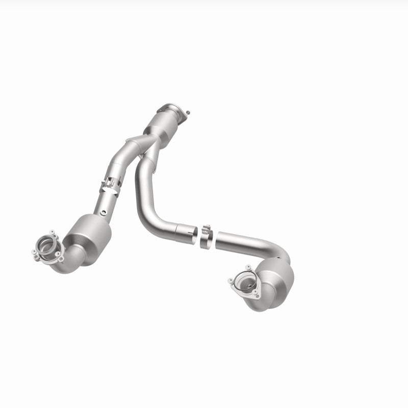 Magnaflow 12-20 Chevrolet Express 4500 Underbody 6.0L Direct Fit Catalytic Converter 280505 280505 360 Degree Image Set