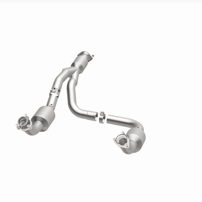 Magnaflow 12-20 Chevrolet Express 4500 Underbody 6.0L Direct Fit Catalytic Converter 280505 280505 360 Degree Image Set