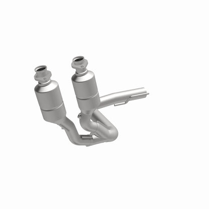 MagnaFlow Jeep Grand Cherokee OEM Grade Federal / EPA Compliant Direct-Fit Catalytic Converter 49744 360 Degree Image Set
