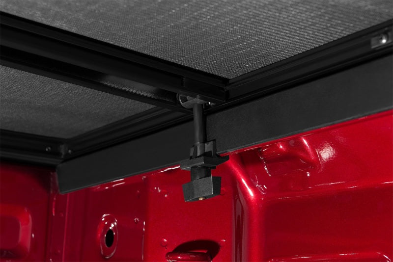 Lund 2019 Chevrolet Silverado 1500 6.5ft Bed Genesis Elite Tri-Fold Tonneau - Black 958293 958293 Photo - Mounted