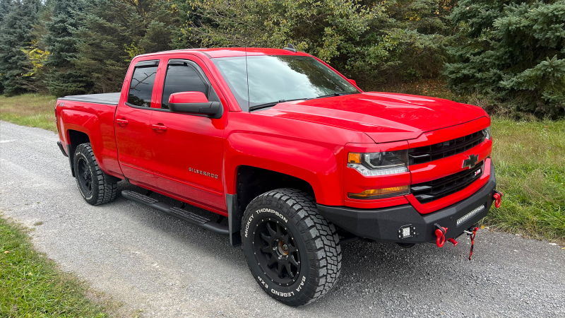 Fishbone Offroad 07-18 Chevrolet Silverado 1500/2500/3500 Double Cab Oval Side Steps -Black Textured FB21382 FB21382 Photo - lifestyle view