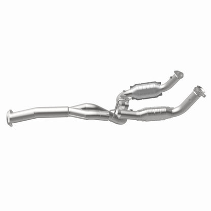 MagnaFlow OEM Grade Federal / EPA Compliant Direct-Fit Catalytic Converter 21-252 360 Degree Image Set
