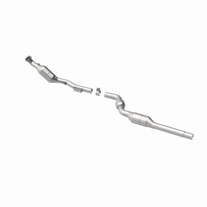 MagnaFlow Mercedes-Benz E320 OEM Grade Federal / EPA Compliant Direct-Fit Catalytic Converter 51823 360 Degree Image Set
