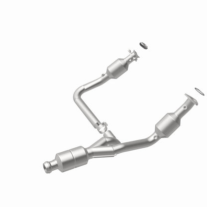 MagnaFlow OEM Grade Federal / EPA Compliant Direct-Fit Catalytic Converter 52642 360 Degree Image Set