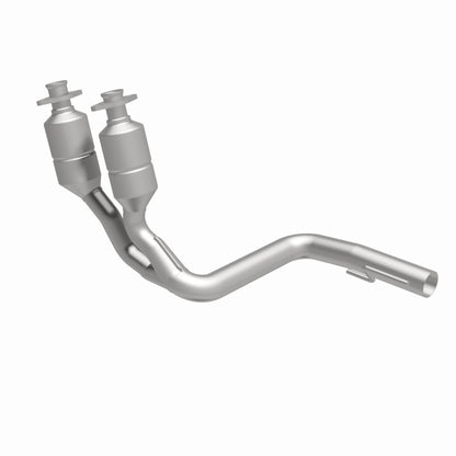 MagnaFlow Jeep Grand Cherokee OEM Grade Federal / EPA Compliant Direct-Fit Catalytic Converter 49744 360 Degree Image Set