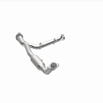 Magnaflow 05-06 Ford Expedition 5.4L Direct Fit Converter 4651411 4651411 360 Degree Image Set