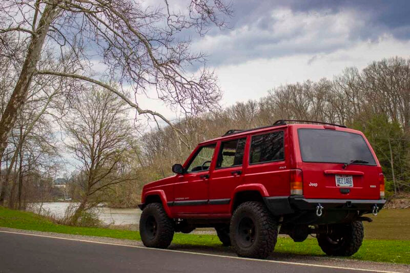 Fishbone Offroad 84-01 XJ Jeep Cherokee Bullhead Rear Bumper FB22079 FB22079 Photo - lifestyle view