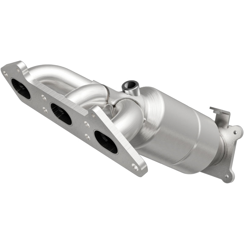 MagnaFlow Volvo XC90 OEM Grade Federal / EPA Compliant Manifold Catalytic Converter 52130 Photo - Primary