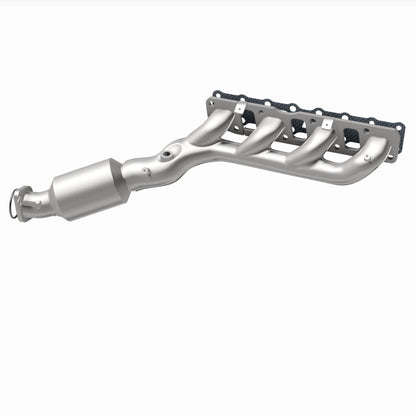 Magnaflow 05-06 Nissan Titan 5.6L Direct Fit Converter 5582357 5582357 360 Degree Image Set