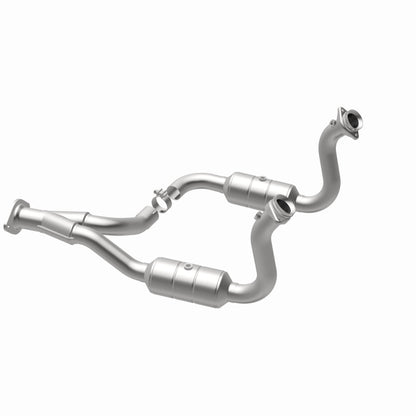 MagnaFlow Ford California Grade CARB Compliant Direct-Fit Catalytic Converter 5451760 360 Degree Image Set