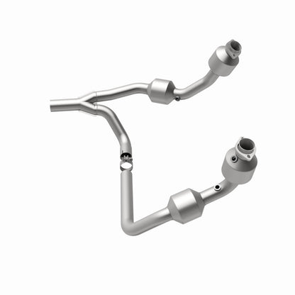 MagnaFlow Jeep Wrangler OEM Grade Federal / EPA Compliant Direct-Fit Catalytic Converter 49689 360 Degree Image Set