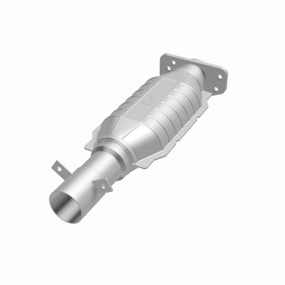 MagnaFlow Standard Grade Federal / EPA Compliant Direct-Fit Catalytic Converter 93486 360 Degree Image Set