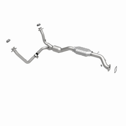 MagnaFlow Chevrolet Blazer HM Grade Federal / EPA Compliant Direct-Fit Catalytic Converter 24898 360 Degree Image Set