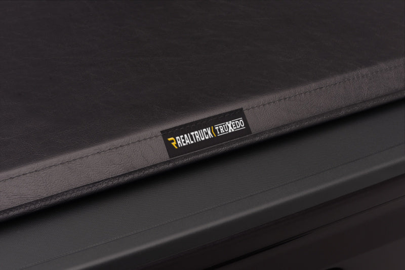 Truxedo TruXport 14-18 (19 Leg/Lim) Silv/Sierra 1500/15-19 2500 HD/3500 HD 6'6 272001 Photo - Close Up