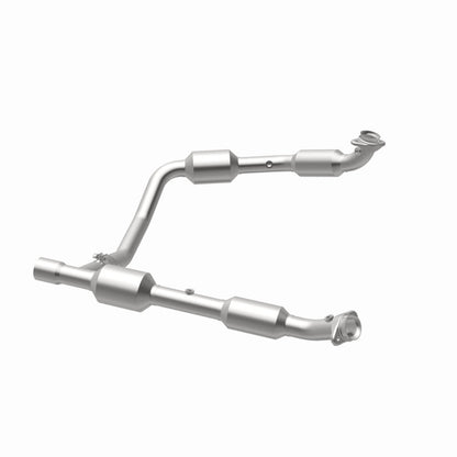 MagnaFlow Ford California Grade CARB Compliant Direct-Fit Catalytic Converter 5582439 360 Degree Image Set