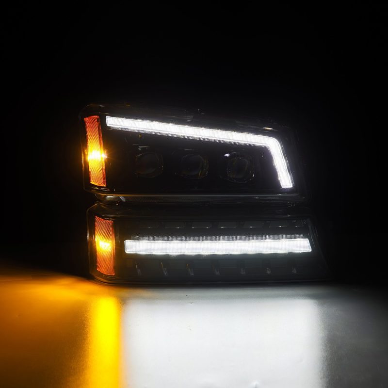 AlphaRex 03-06 Chevy Silverado 1500/2500HD/3500HD/Avalanche Alpha-Black NOVA LED Proj Headlights 880254 880254 User 3