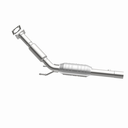 MagnaFlow Volkswagen HM Grade Federal / EPA Compliant Direct-Fit Catalytic Converter 24320 360 Degree Image Set