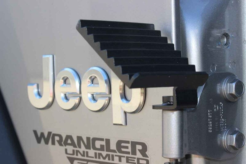 Fishbone Offroad 2018+ Jeep Wrangler JL / 2020+ Gladiator JT Foot Peg Set - Black FB21082 FB21082 Photo - lifestyle view