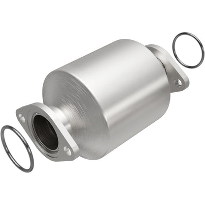 MagnaFlow Toyota California Grade CARB Compliant Direct-Fit Catalytic Converter 3322656 Photo - Primary
